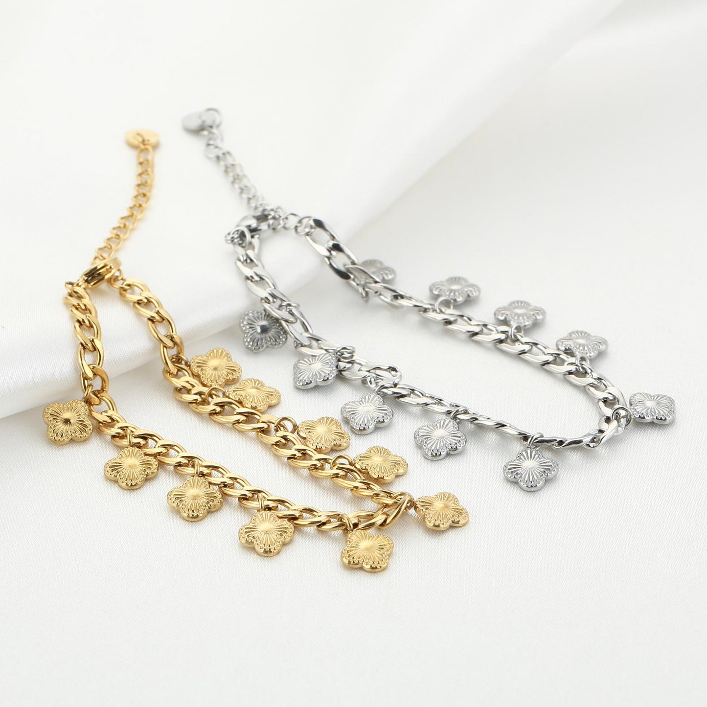 Lucky - Armband met klaverbedels