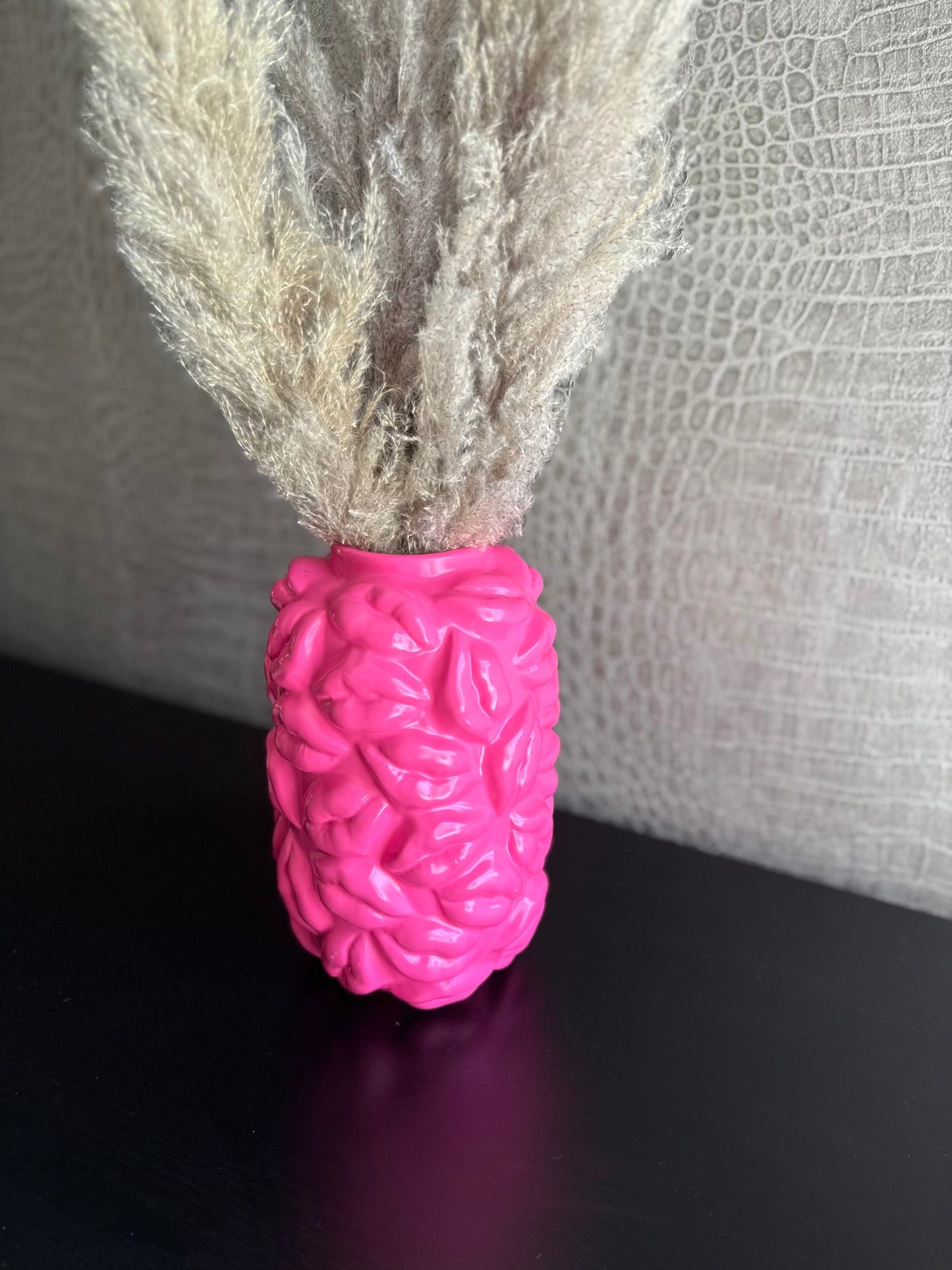 Kus Me Dan – Lippenvaas in felroze